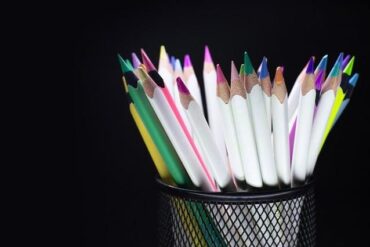 實驗小學的課程設計如何與傳統教育不同？